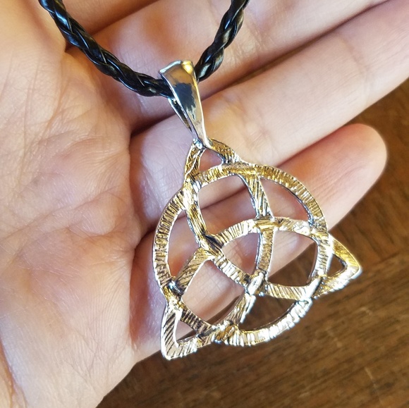 New Pewter Celtic Knot Triquetra Trinity Necklace - Picture 8 of 10